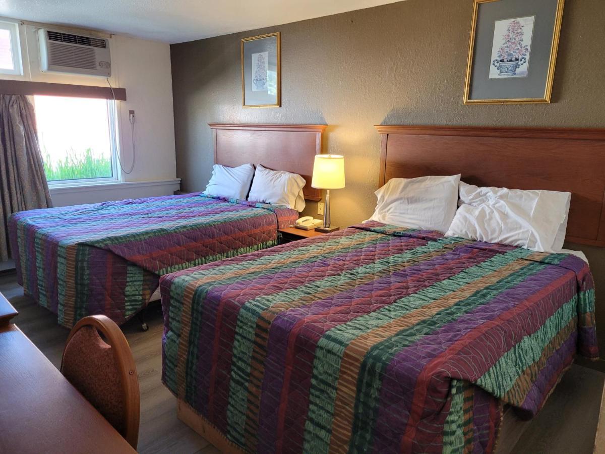 Canadiana Motel Sudbury Exterior photo