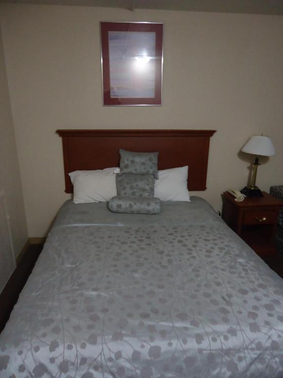 Canadiana Motel Sudbury Room photo